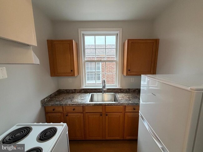 Building Photo - 123 N Washington St