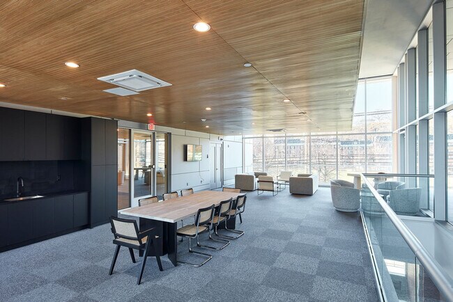 Building Photo - 1b Marshall Dr