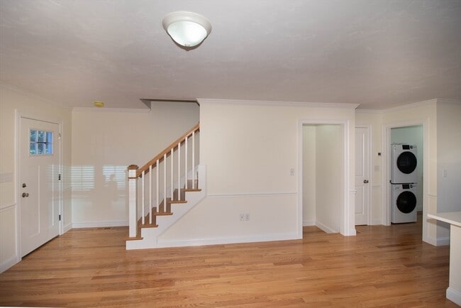 Building Photo - 5 W Chapel St