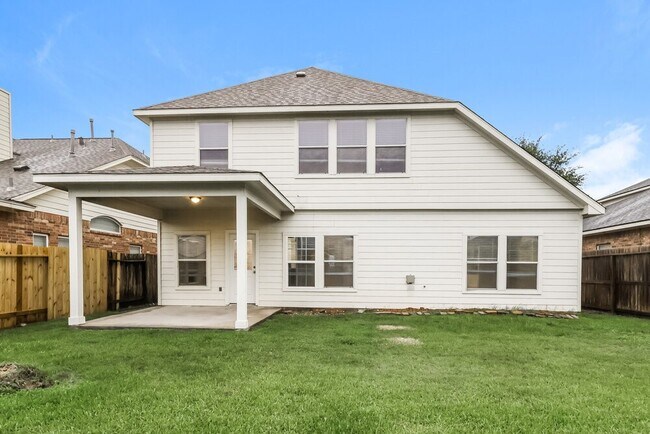 Building Photo - 12927 Pine Woods St