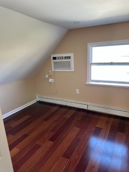 Building Photo - 43 Russett Ln