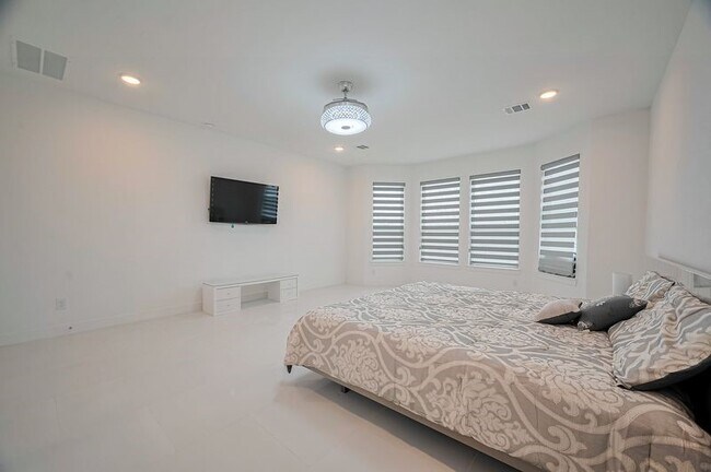 Building Photo - 18311 Licola Mdw Ln