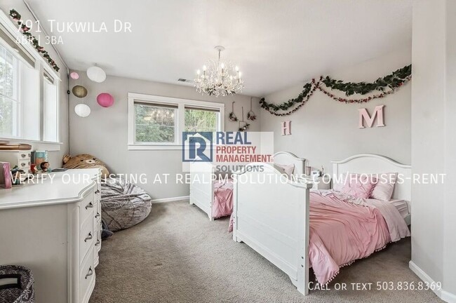 Building Photo - 791 Tukwila Dr
