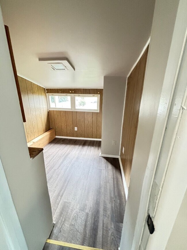 Building Photo - 2 BR Home Available in Catasauqua, PA