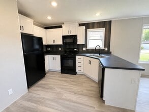 Building Photo - 5379 Lookout Ln