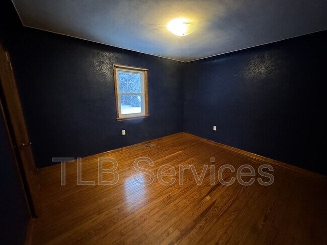 Building Photo - 542 Montdale Rd