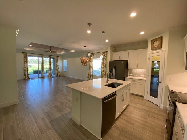 Building Photo - 16966 Rosedown Glen