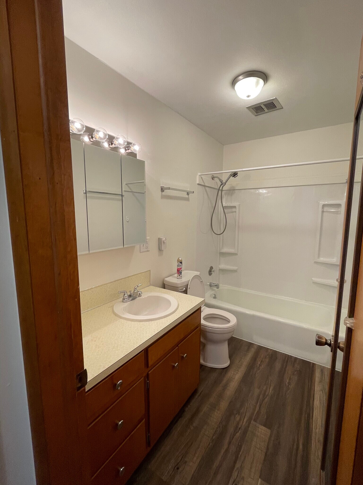 Building Photo - 721 Swing Ave