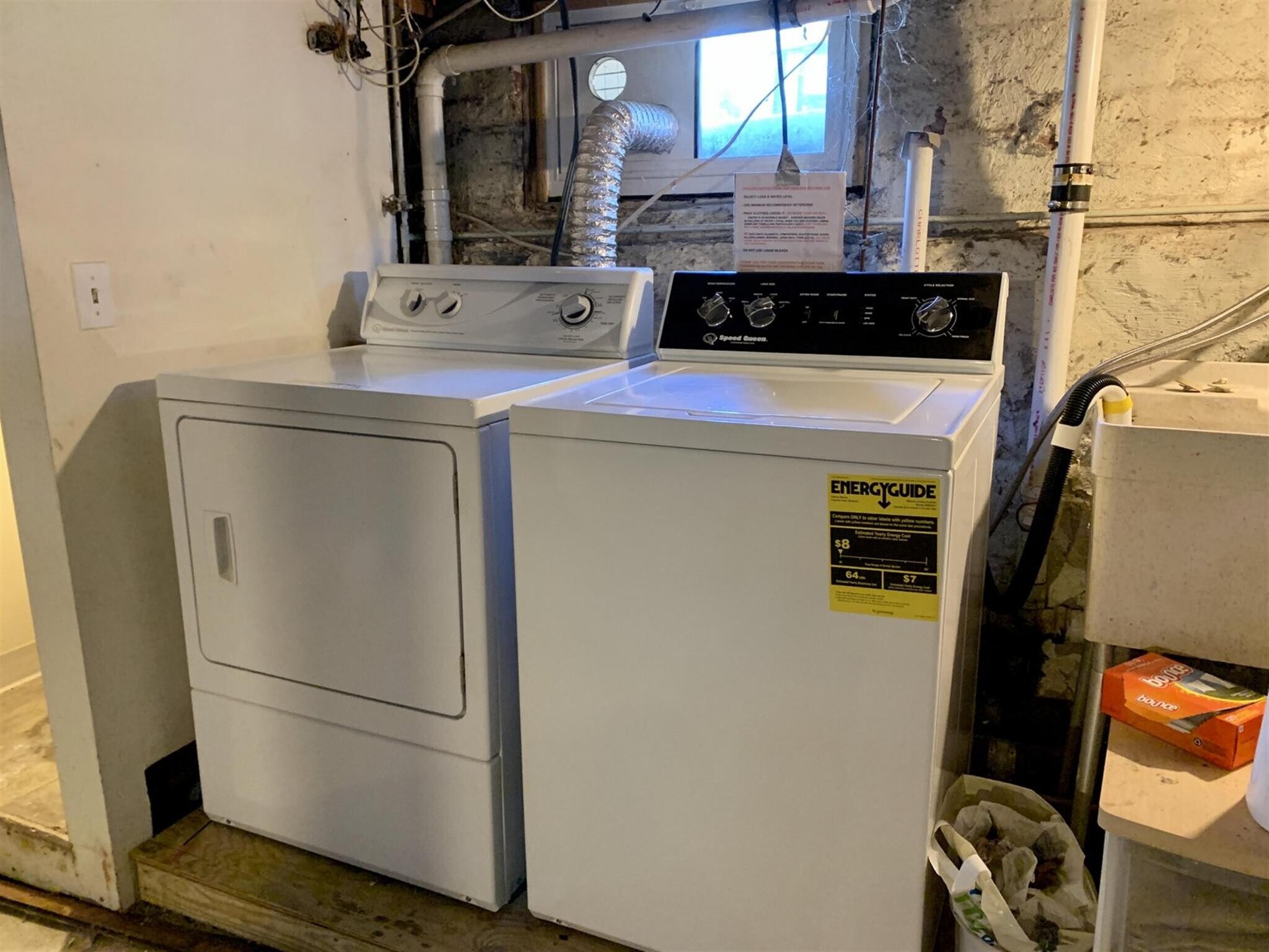 Building Photo - 12 Saginaw Ave