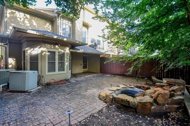Building Photo - 1220 Birdsall St