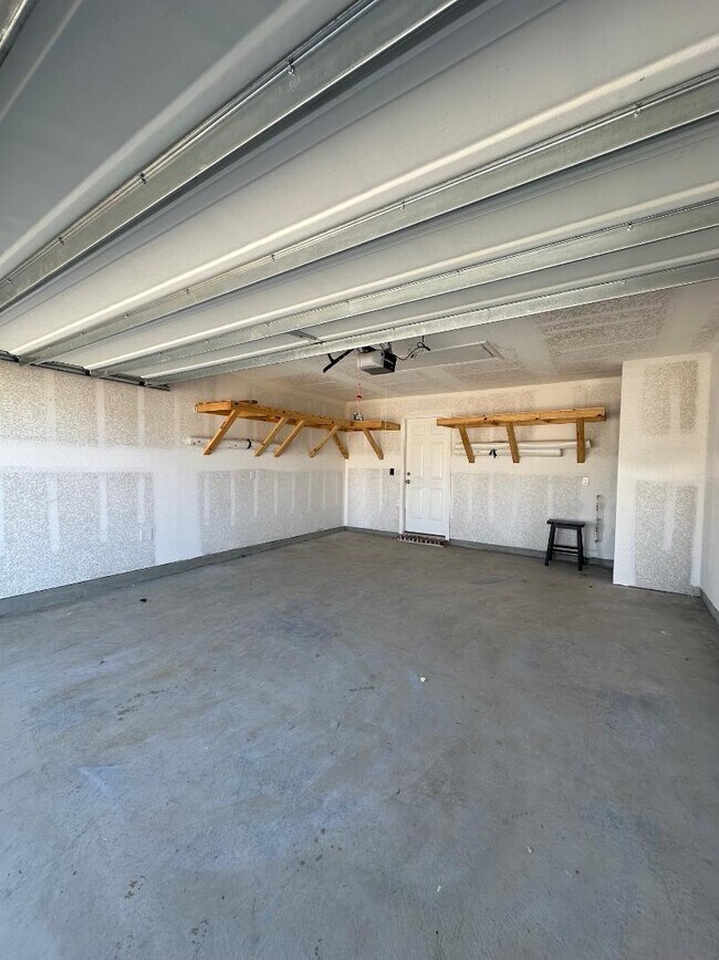 Building Photo - 3998 Whitetail Ln