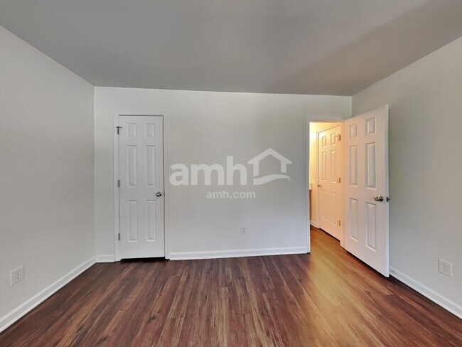 Building Photo - 3162 Berthas Overlook