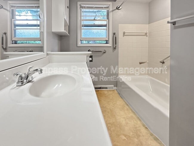 Building Photo - 1723 Kentfield St SW