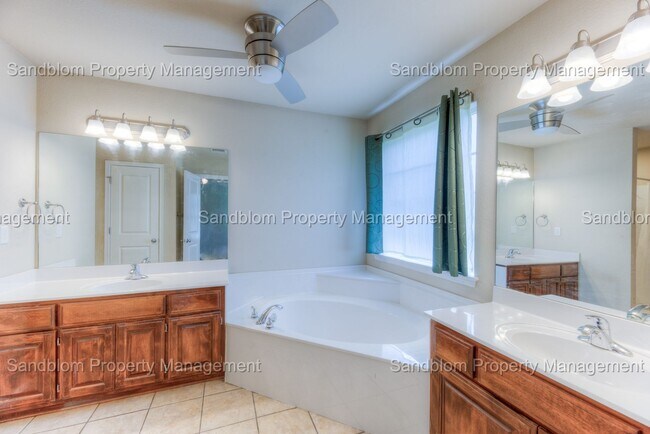 Building Photo - FOR LEASE | Jenks | $2500 Rent | 5 Bed, 3 ...