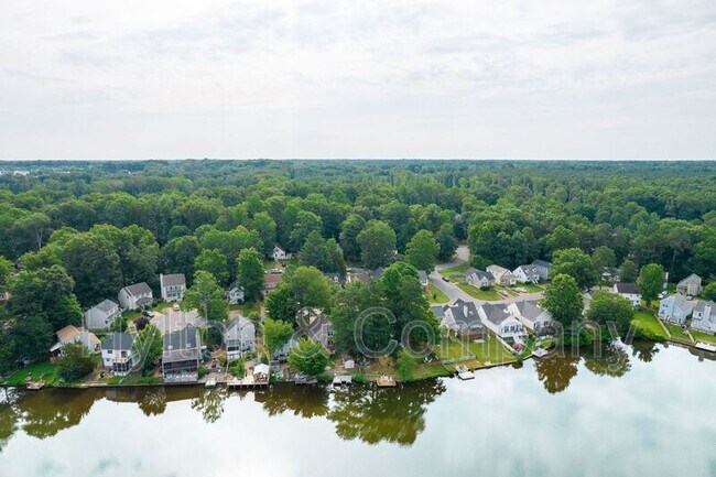 Building Photo - 7712 Breaker Point Ct
