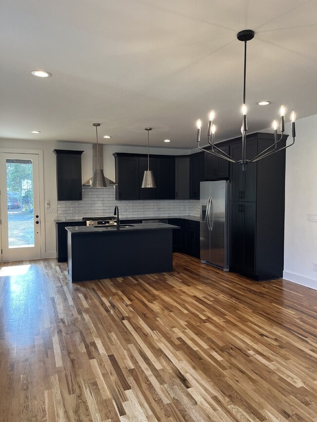 Building Photo - "Charming 4-Bed Nashville Oasis with Guest...