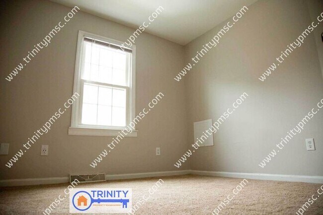 Building Photo - Must See! Beautiful Two Bedroom