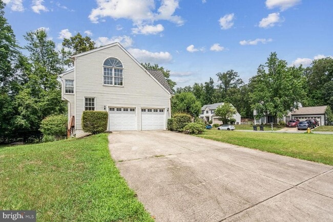 Building Photo - 18862 Crossroads Ct