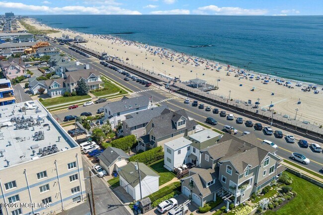 Building Photo - 305 Ocean Ave N
