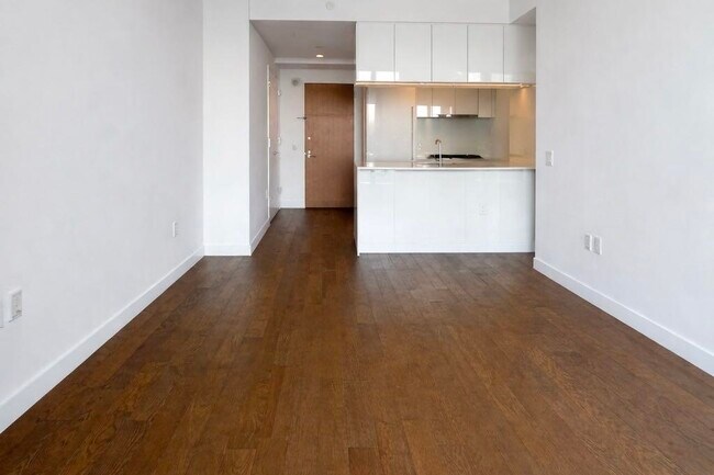 Building Photo - 99 Hudson St