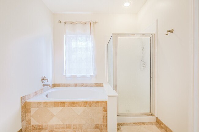 Building Photo - 18422 Cobblestone Dr