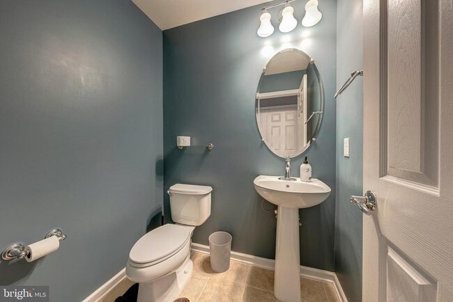 Building Photo - 42644 New Dawn Terrace