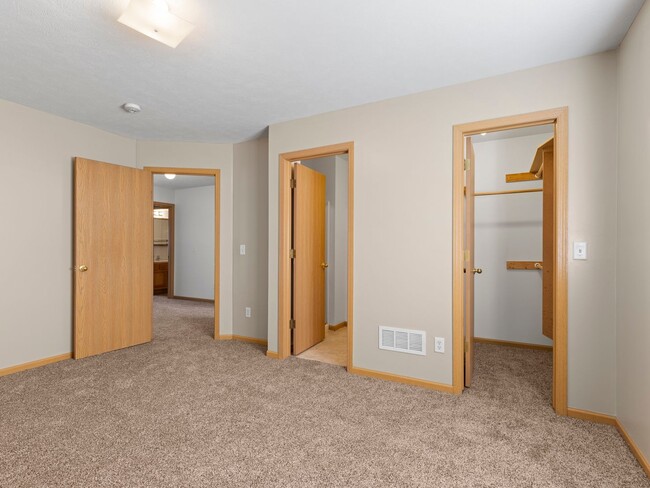 Building Photo - Renter's Dream with Triple Car Garage