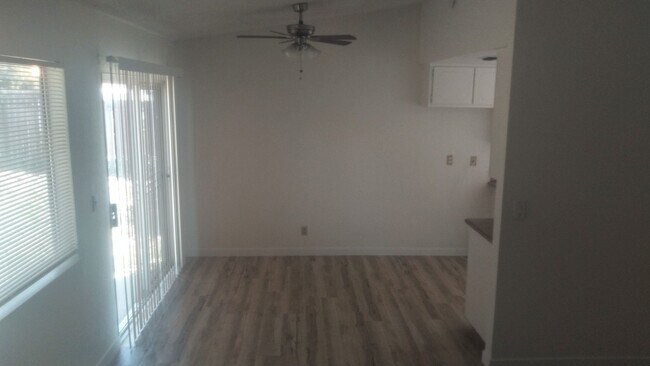 Building Photo - House: 3 Bedroom / 2 Bathroom - Loomis  (COMING SOON!!)