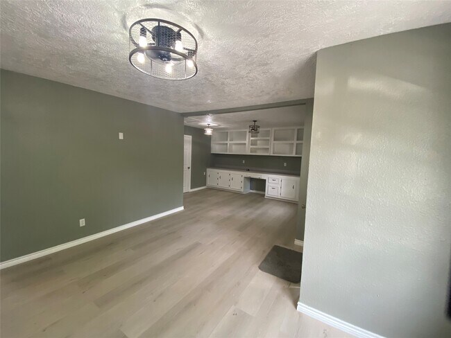 Building Photo - 13068 TX-146