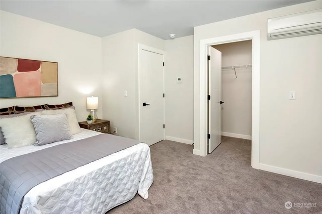 Building Photo - 17347 90th Dr NE