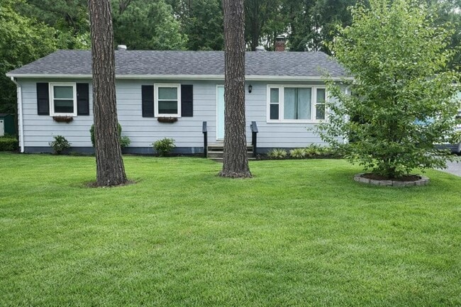 Building Photo - 943 Kingsway Rd