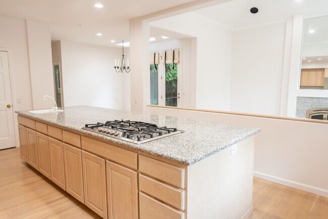 Building Photo - 4bd/3.75ba