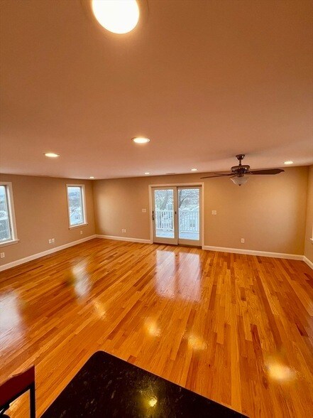 Building Photo - 31 Rand St