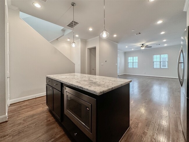 Building Photo - 10 Hermann Park Ct