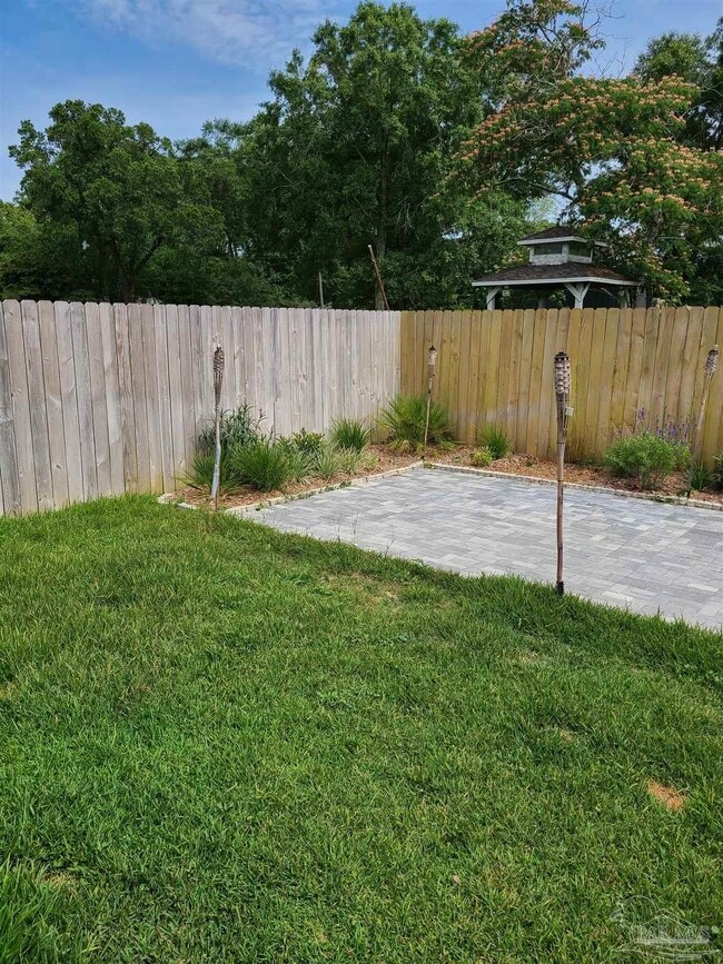 Building Photo - 715 W Ensley St