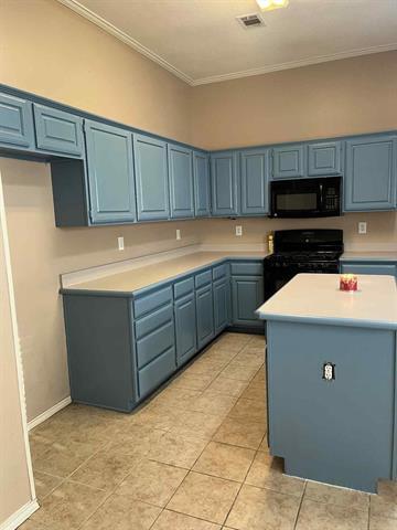 Building Photo - 8801 Creekside Dr