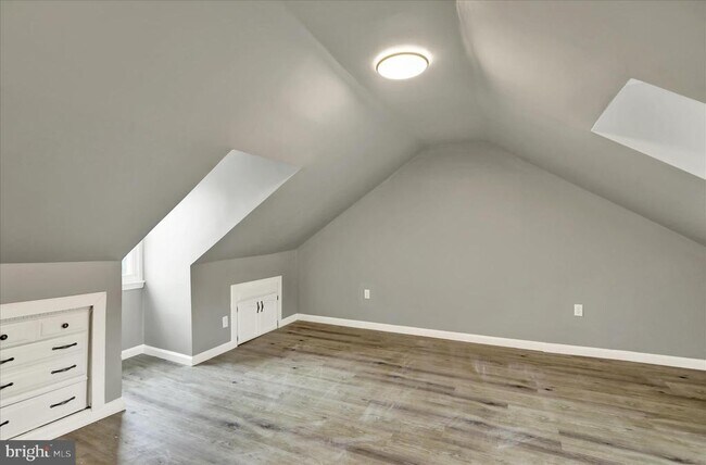 Building Photo - 734 Franklin St