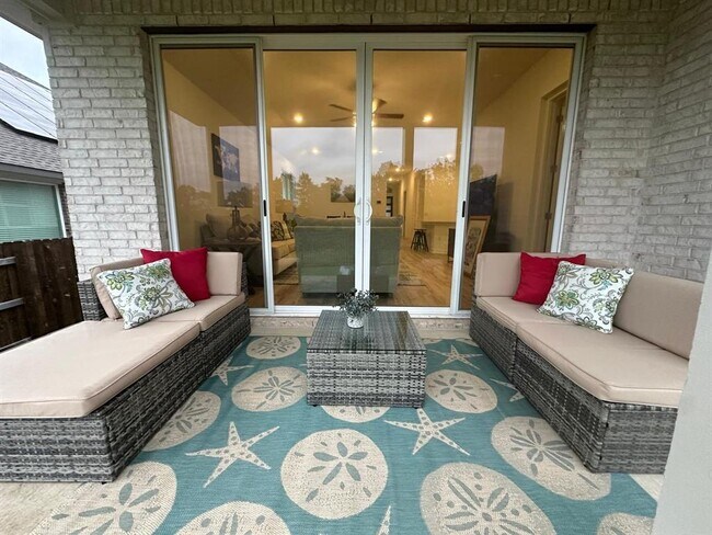 Building Photo - 421 Peace Pipe Way