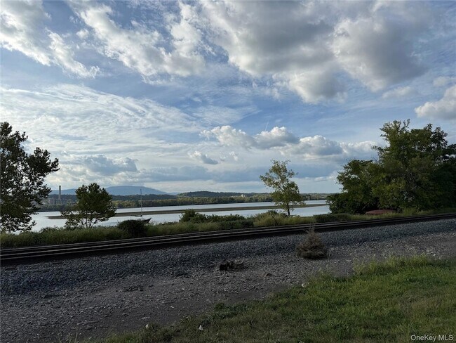 Building Photo - 26 Main St