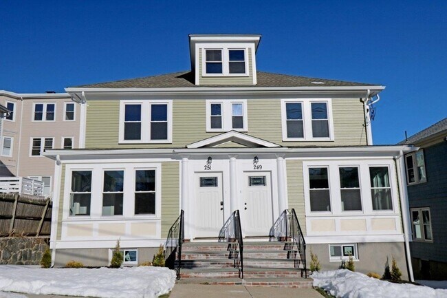 Building Photo - 249 Kittredge St