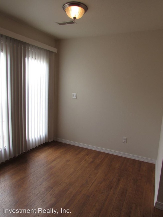 Building Photo - 125 Andrews Dr