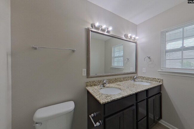 Building Photo - 344 Longfellows Ln