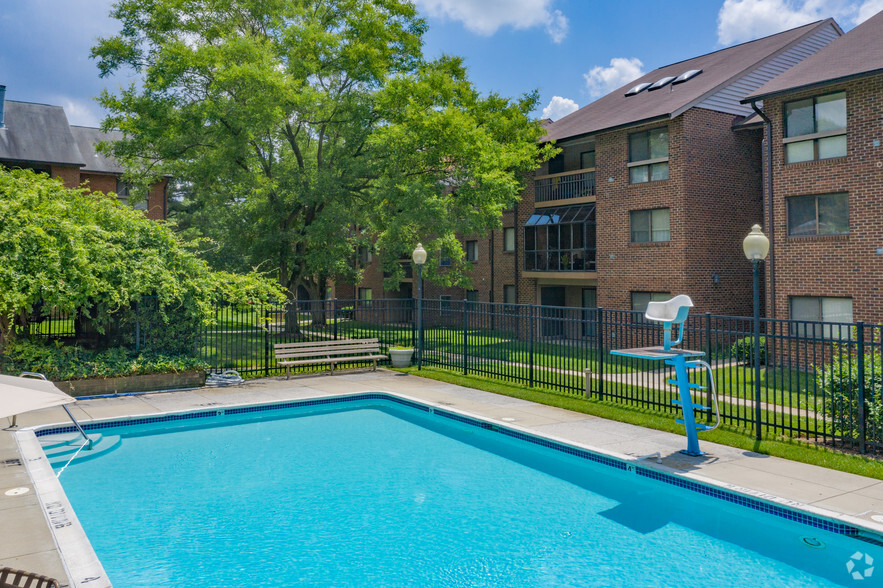 Pool - The Greens at Columbia