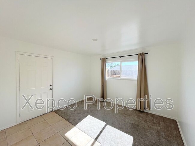 Building Photo - 10730 Cactus Dr