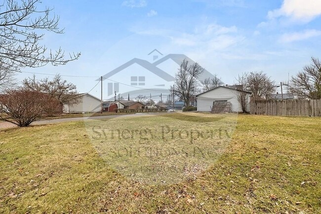 Building Photo - AVAILABLE NOW CRESTLINE HOME