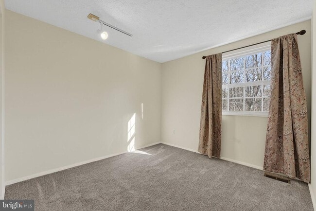 Building Photo - 8123 Steeple Chase Ct