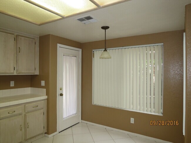 Building Photo - Beautiful Oasis-High Ceiling- Tile and Car...