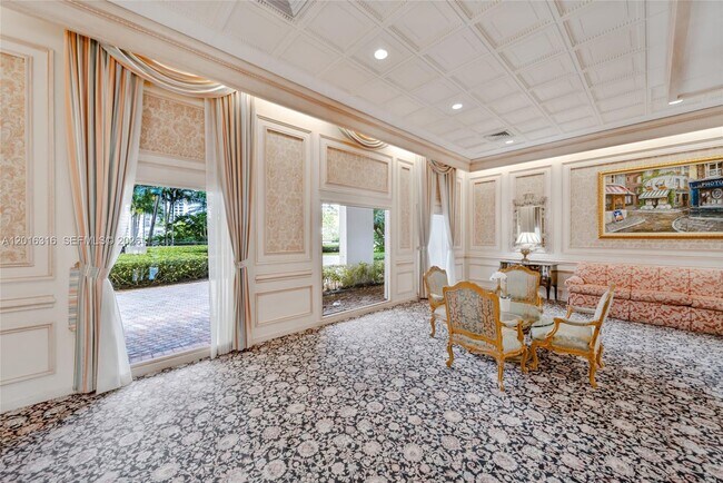 Building Photo - 2500 Parkview Dr