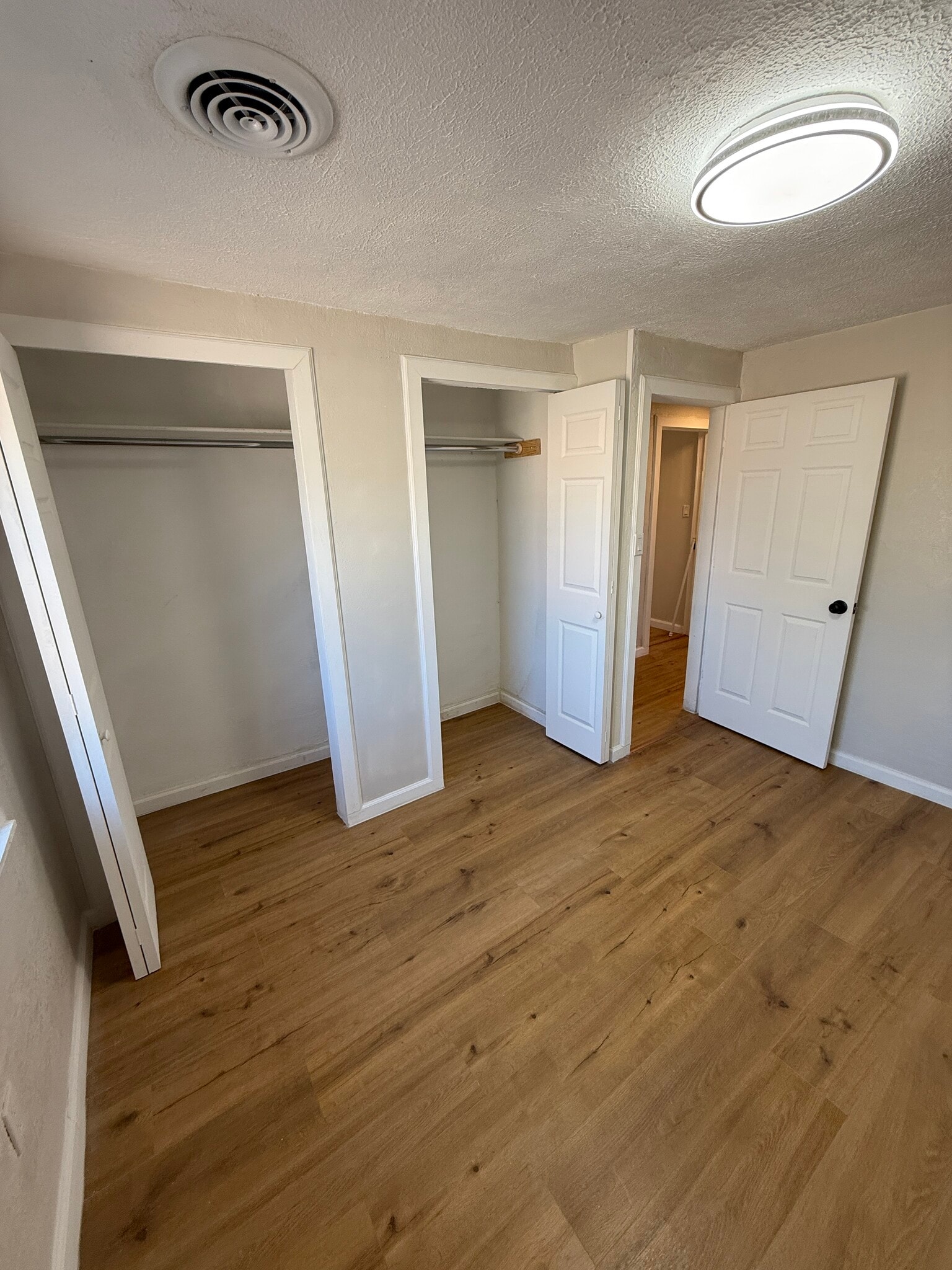 Building Photo - 37 La Ladera Rd