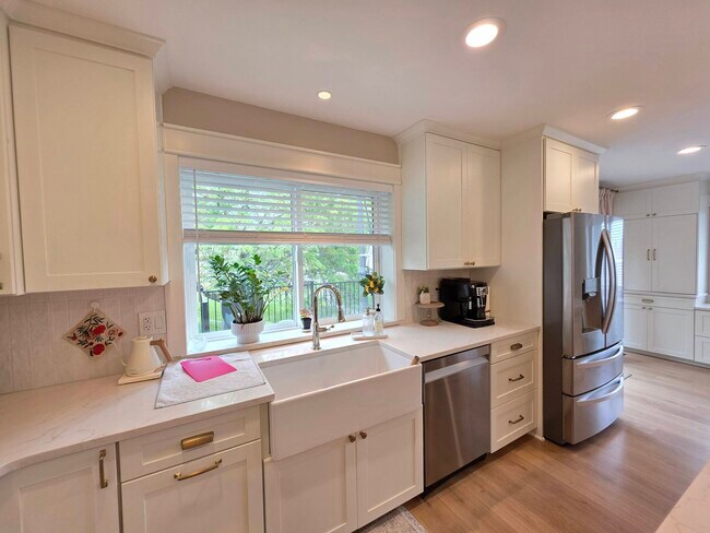 Building Photo - 4002 S Olson Pl